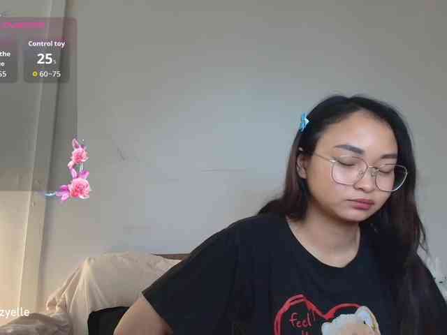 RozyElle webcam