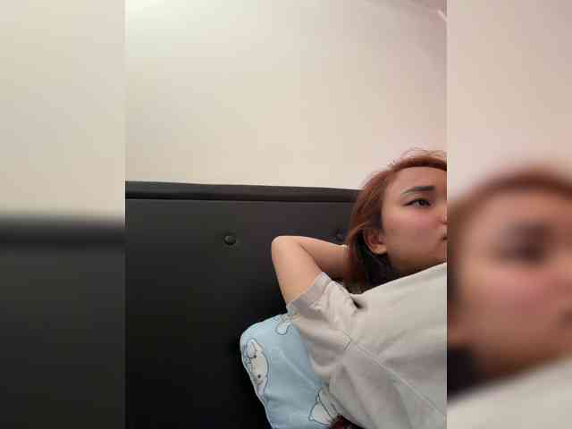 RozyElle webcam