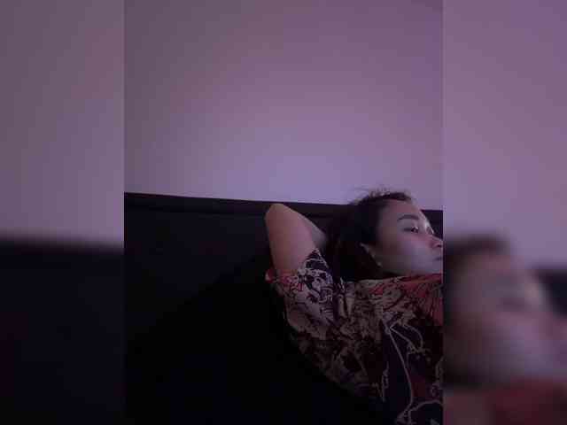 RozyElle webcam