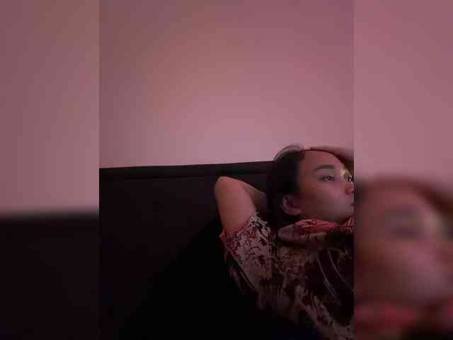 RozyElle webcam