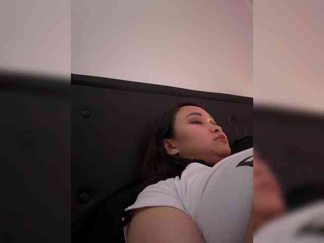 RozyElle webcam