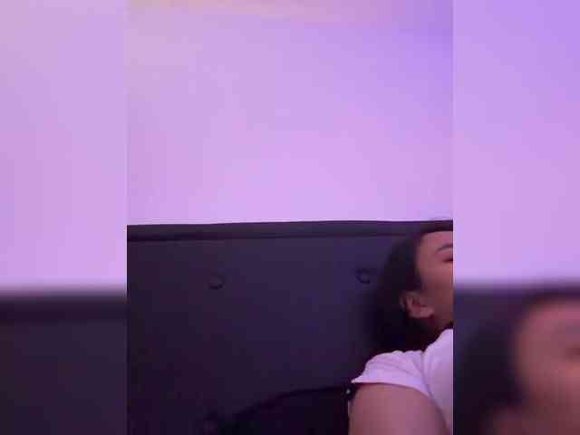 RozyElle webcam