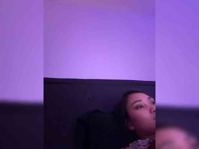 RozyElle webcam