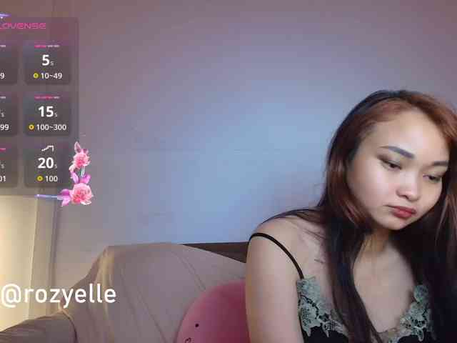 RozyElle webcam