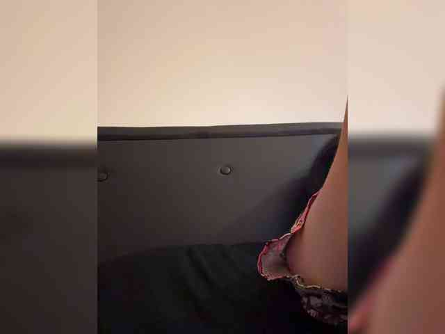 RozyElle webcam