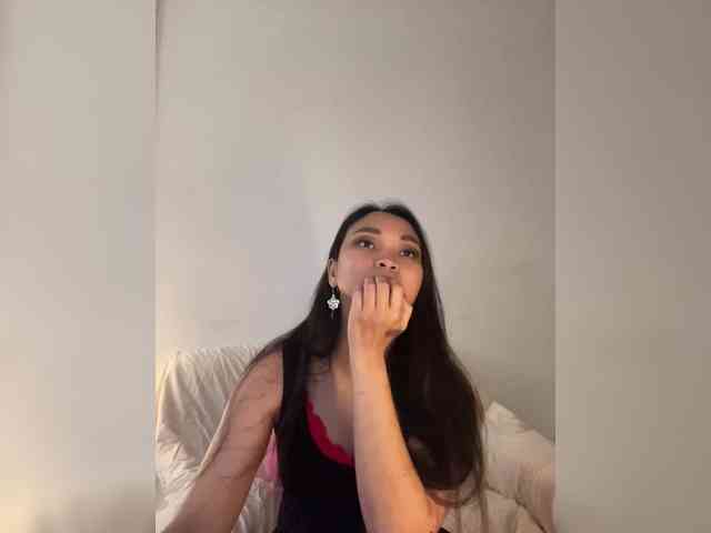 RozyElle webcam