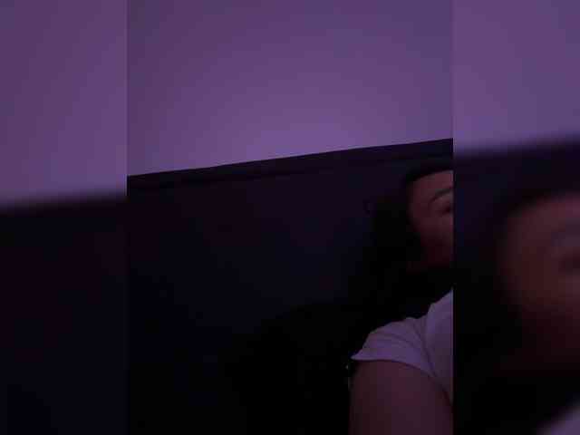 RozyElle webcam