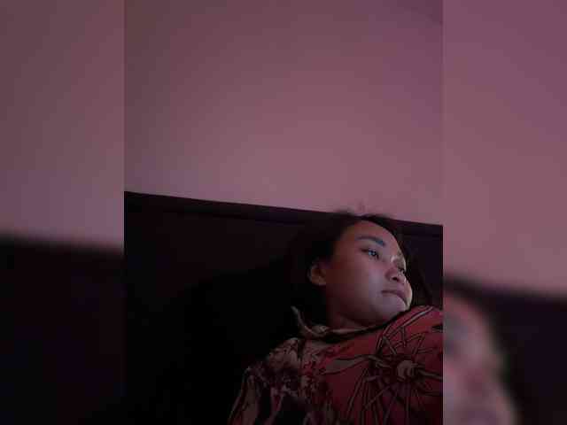 RozyElle webcam