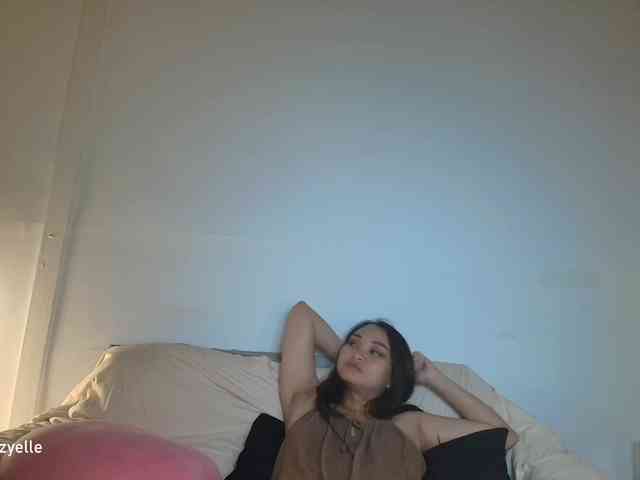 RozyElle webcam