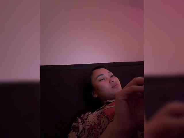 RozyElle webcam