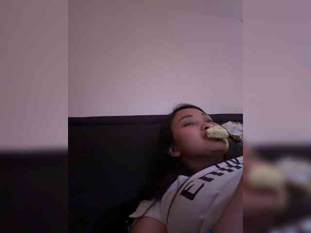 RozyElle webcam