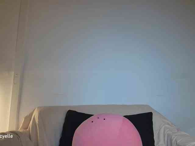 RozyElle webcam