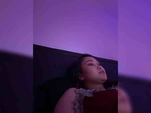 RozyElle webcam
