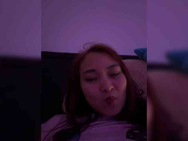 RozyElle webcam