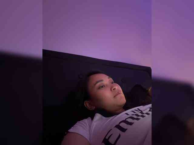 RozyElle webcam