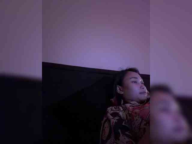 RozyElle webcam
