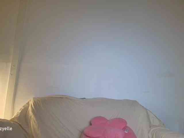 RozyElle webcam