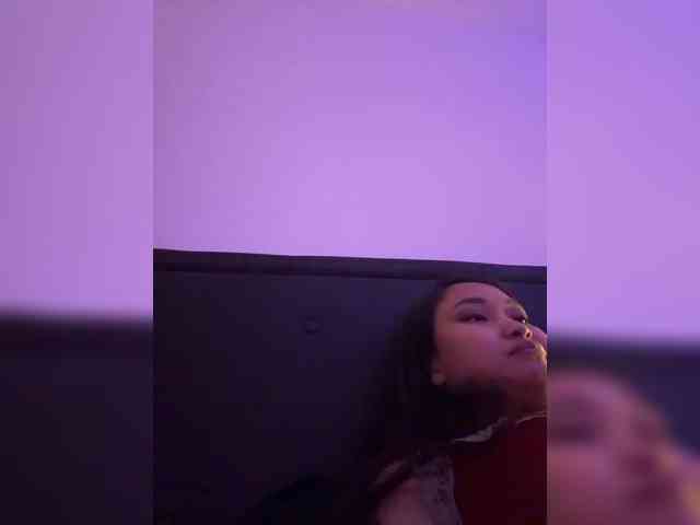 RozyElle webcam