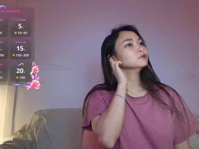 RozyElle webcam