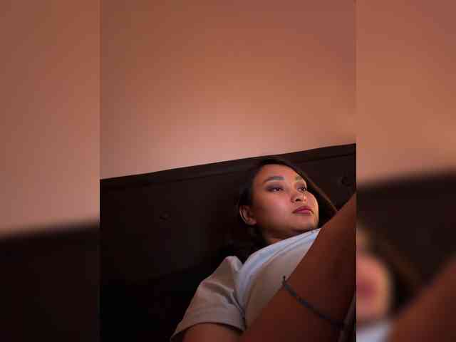 RozyElle webcam