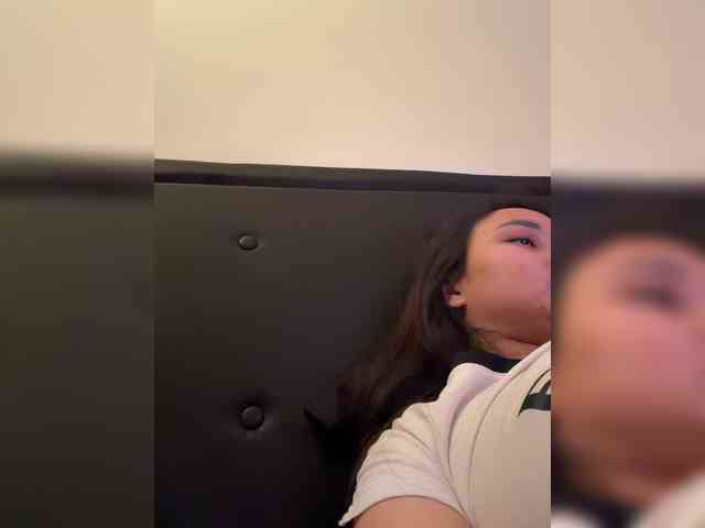 RozyElle webcam