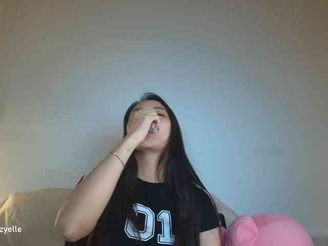 RozyElle webcam