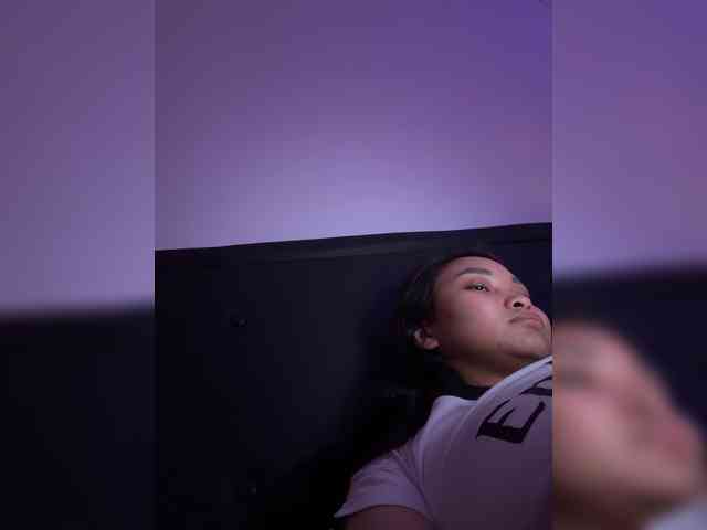 RozyElle webcam