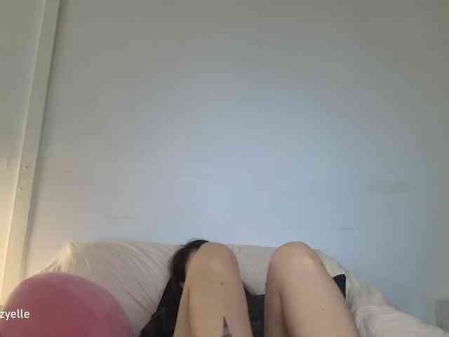 RozyElle webcam