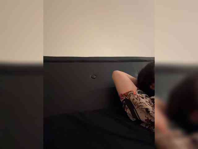 RozyElle webcam