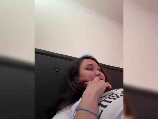 RozyElle webcam