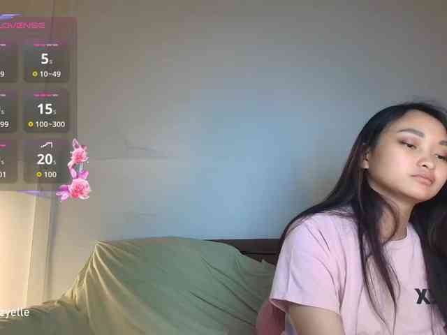 RozyElle webcam