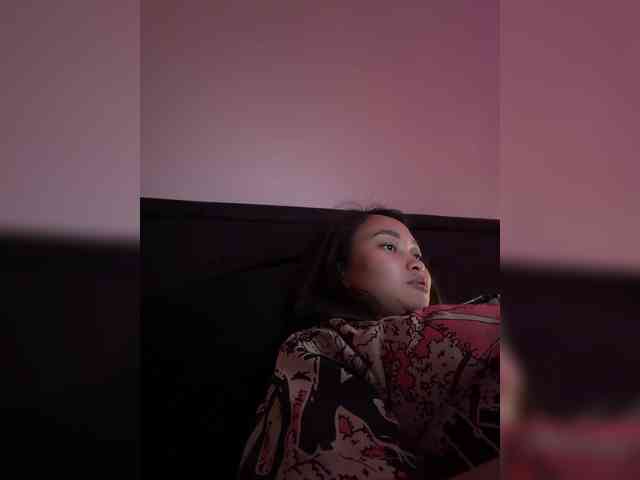 RozyElle webcam