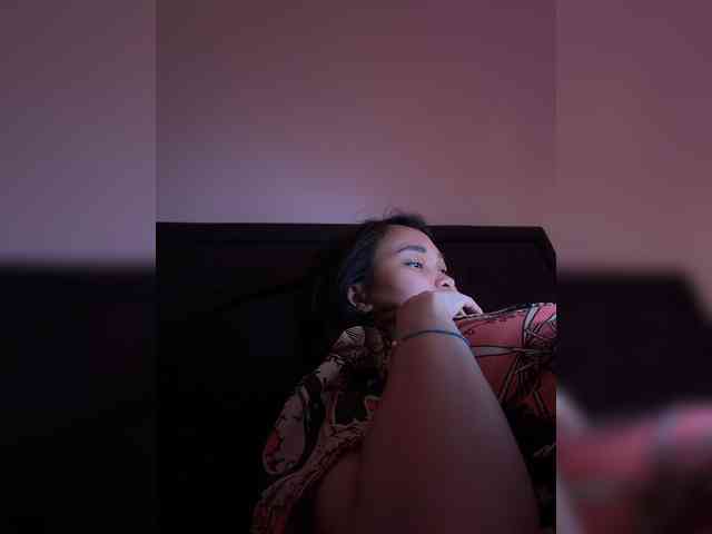 RozyElle webcam