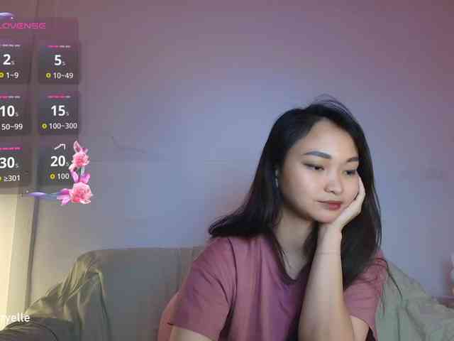 RozyElle webcam