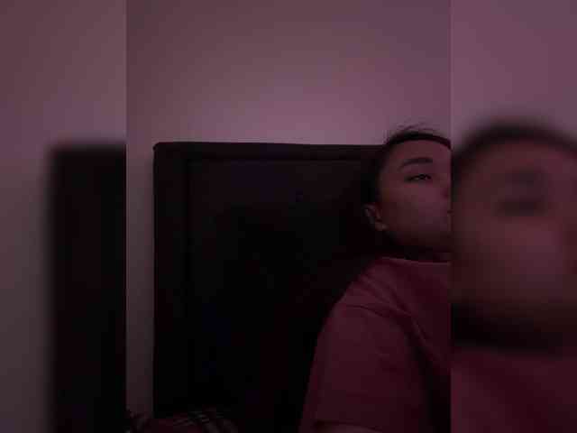 RozyElle webcam