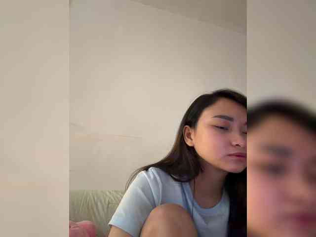 RozyElle webcam
