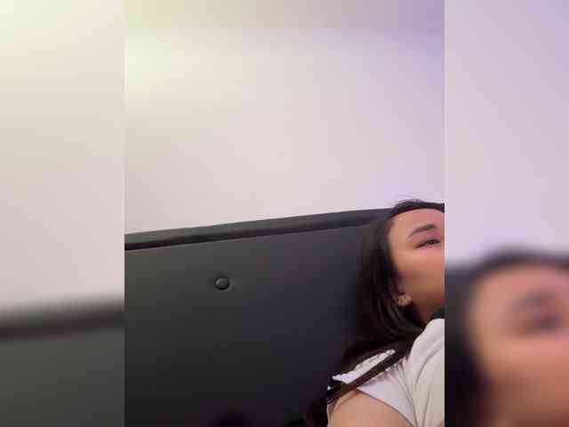 RozyElle webcam