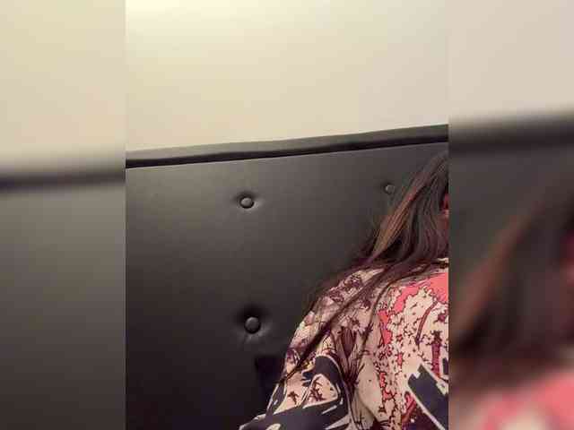 RozyElle webcam