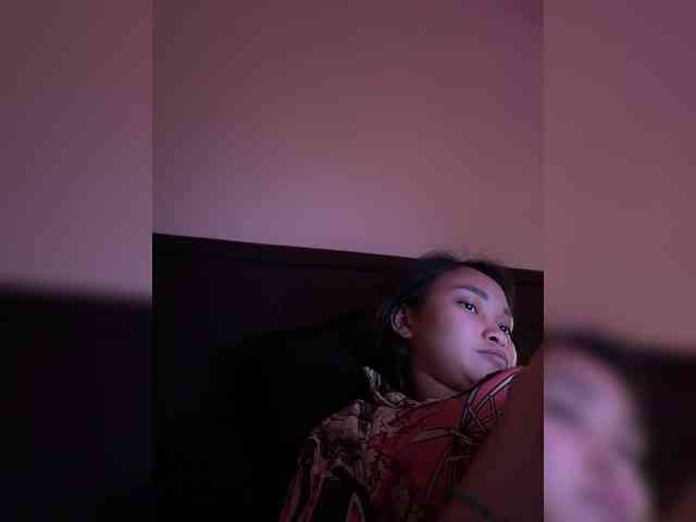 RozyElle webcam