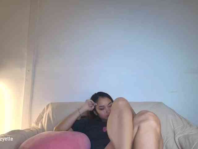 RozyElle webcam