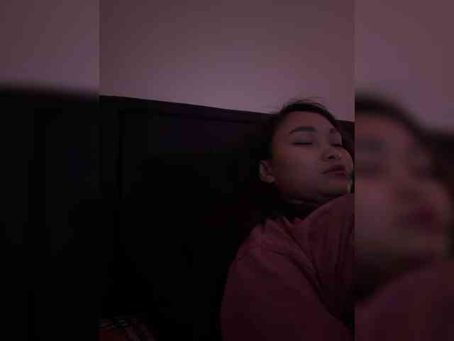 RozyElle webcam