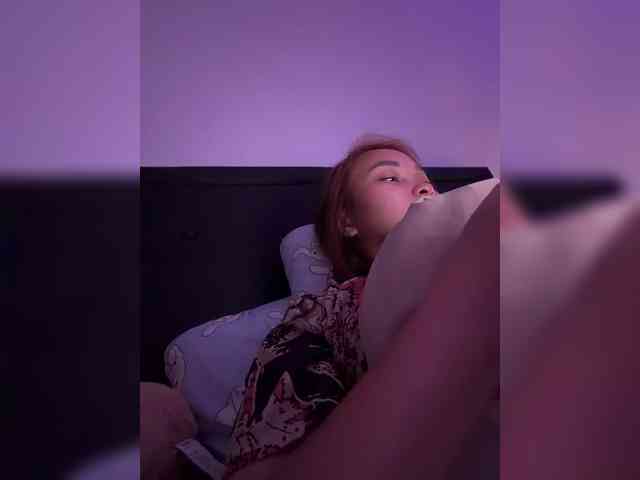 RozyElle webcam