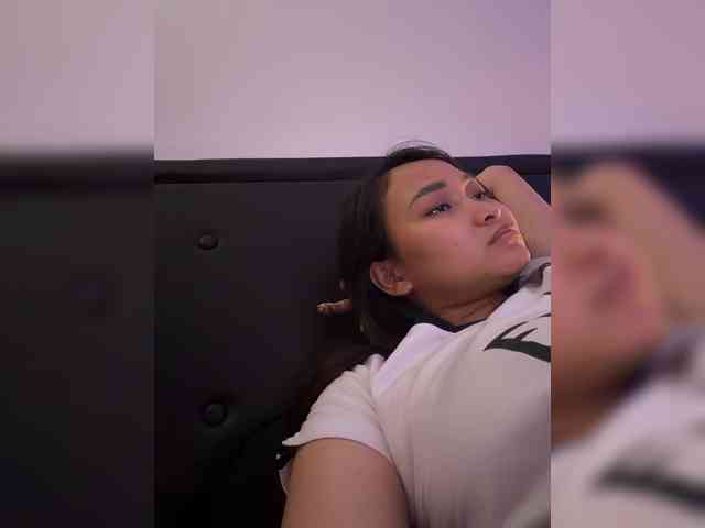 RozyElle webcam