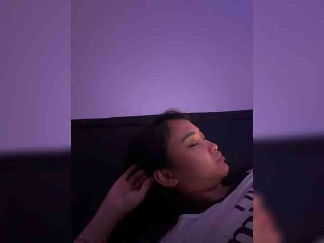 RozyElle webcam