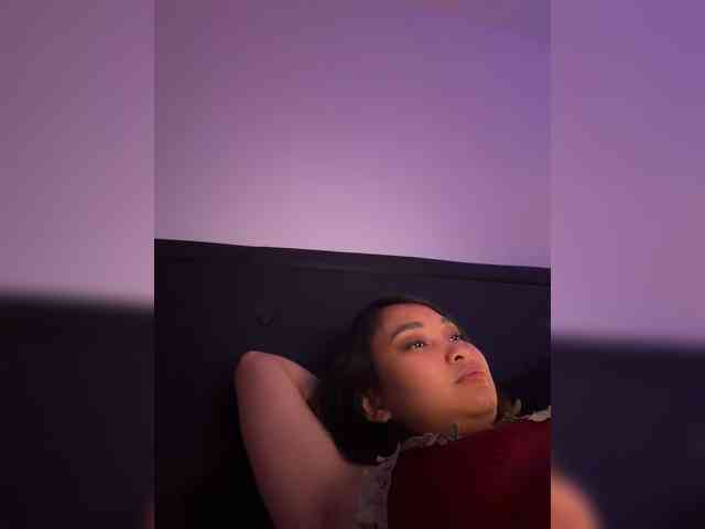RozyElle webcam