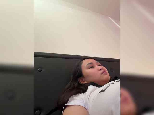 RozyElle webcam