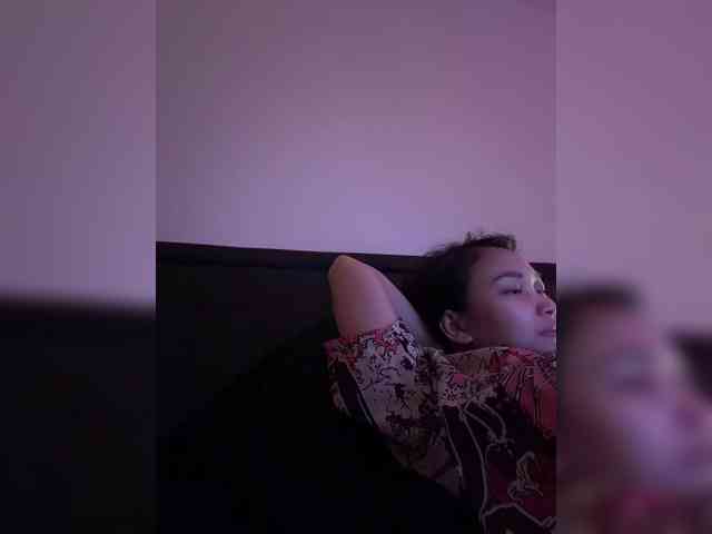 RozyElle webcam