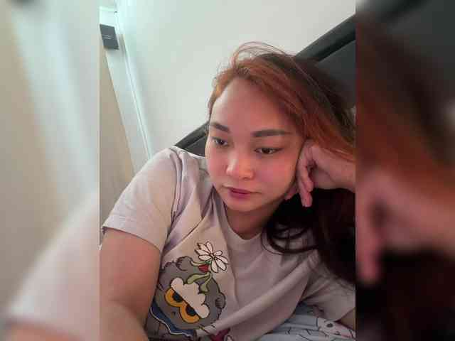 RozyElle webcam