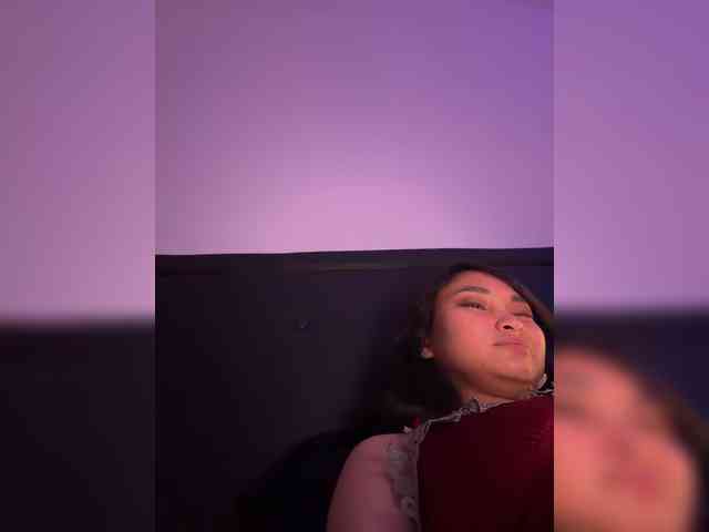 RozyElle webcam