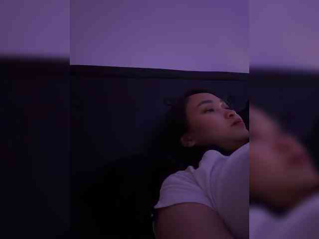 RozyElle webcam